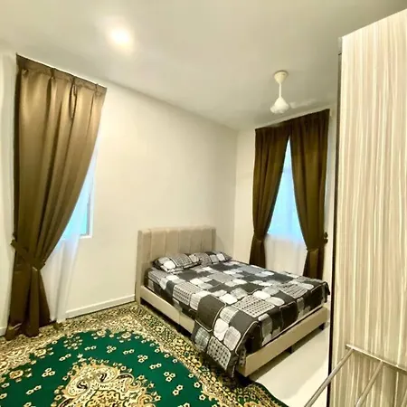 13Staycation Islamic Homestay Malacca Exterior photo